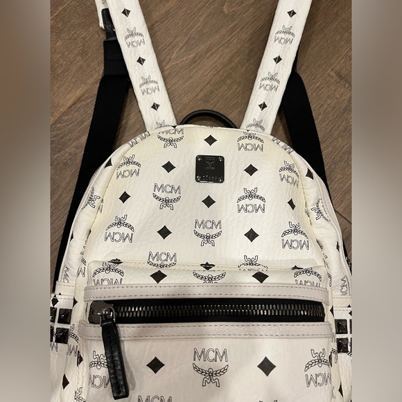Authentic MCM backpack (Medium) - Picture 2 of 14